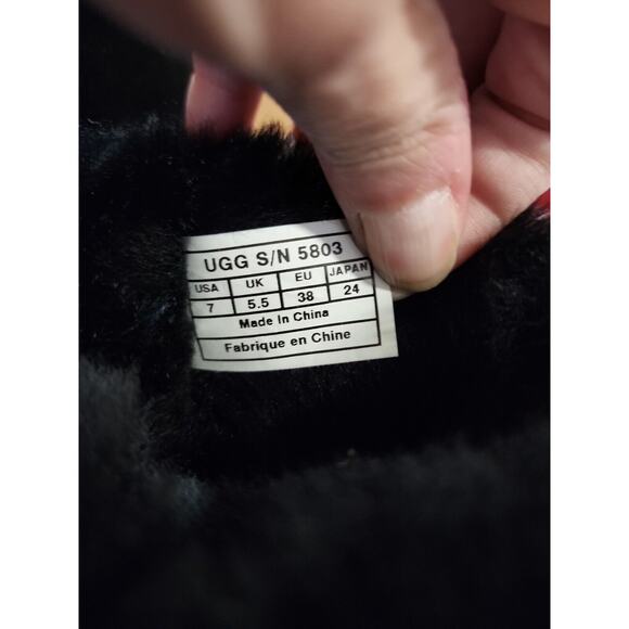 UGG Women Bailey Button Bling Black Boots Size 7 Sheepskin Shearling S/N 5803 - Picture 12 of 13